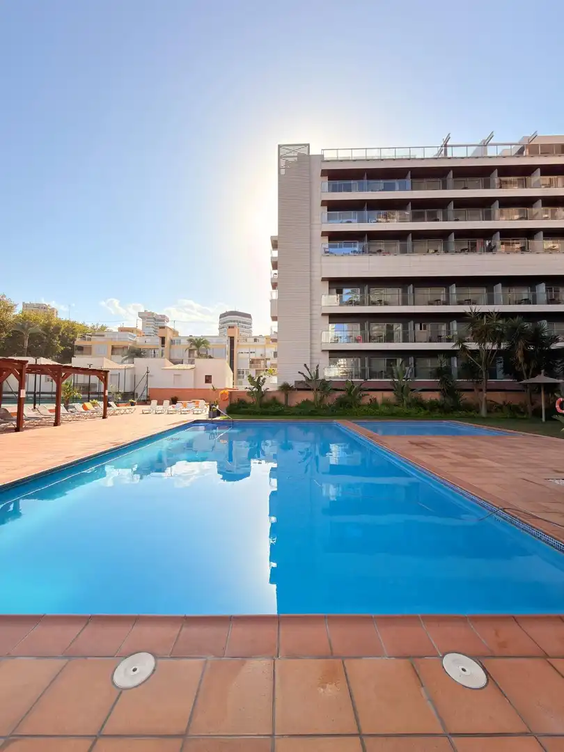 Piscina de Pis en venda en Benidorm amb Aire condicionat, Calefacció i Terrassa