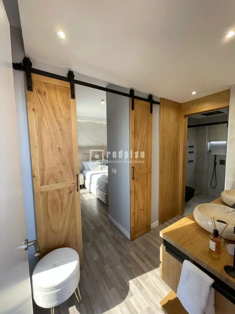 Bedroom of Attic for sale in Madrid  with Air Conditioner, Heating and Private garden