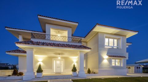 Foto 2 de Casa o xalet en venda a Calle Alemania, 11, Laguna de Duero, Valladolid