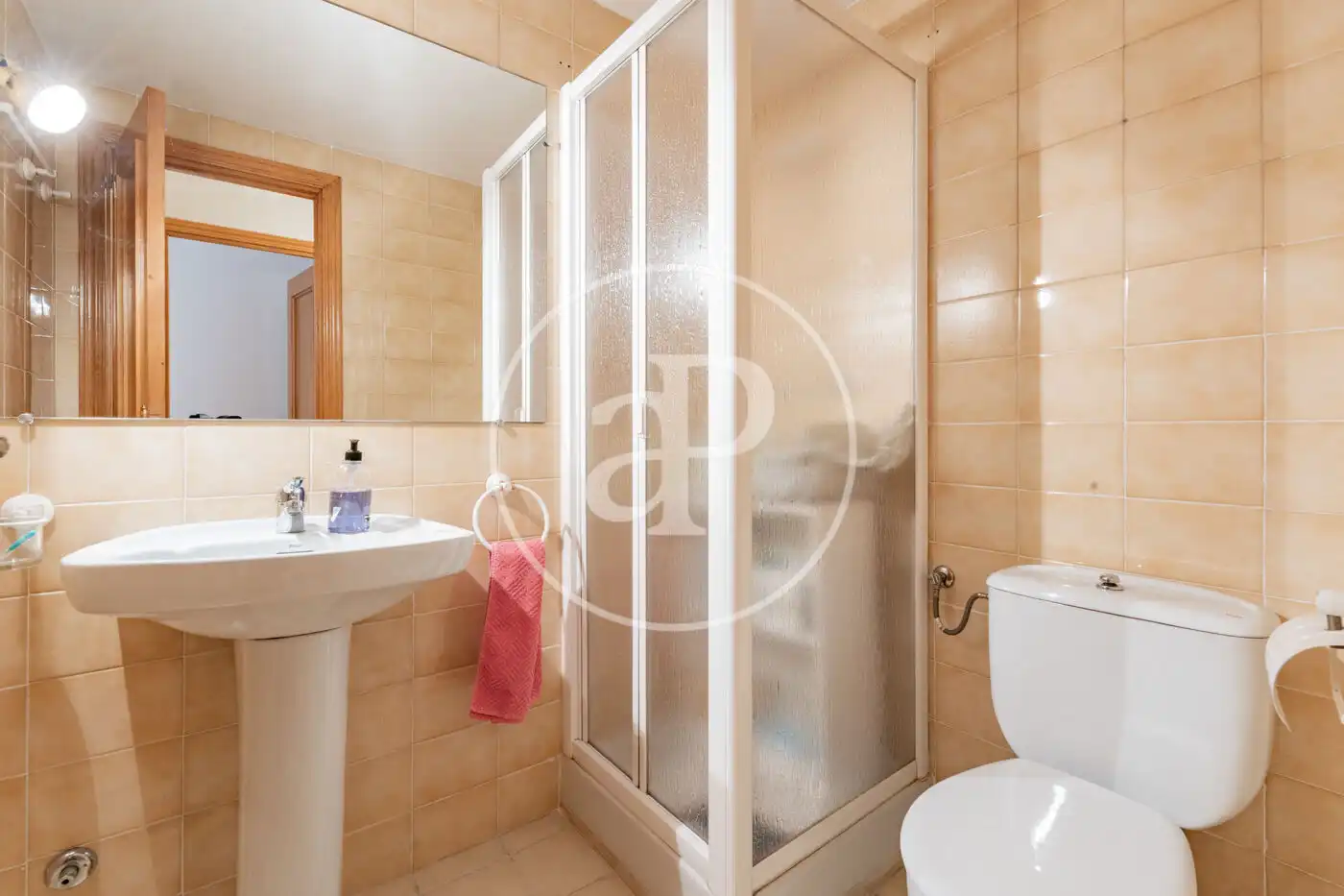 Bathroom of Flat for sale in Madrid  with Heating, Terrace and Storage room