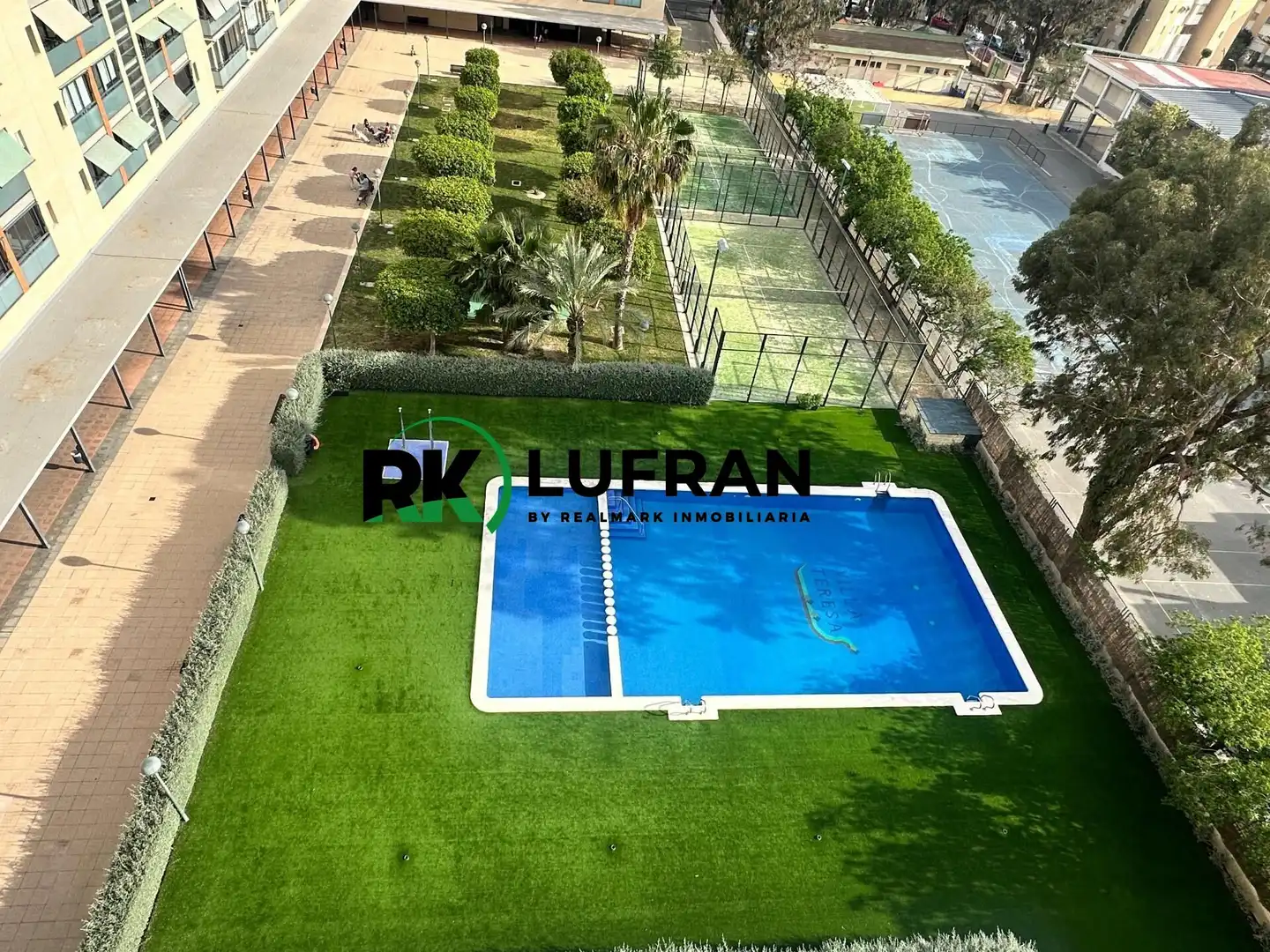 Swimming pool of Flat for sale in Alicante / Alacant  with Community pool