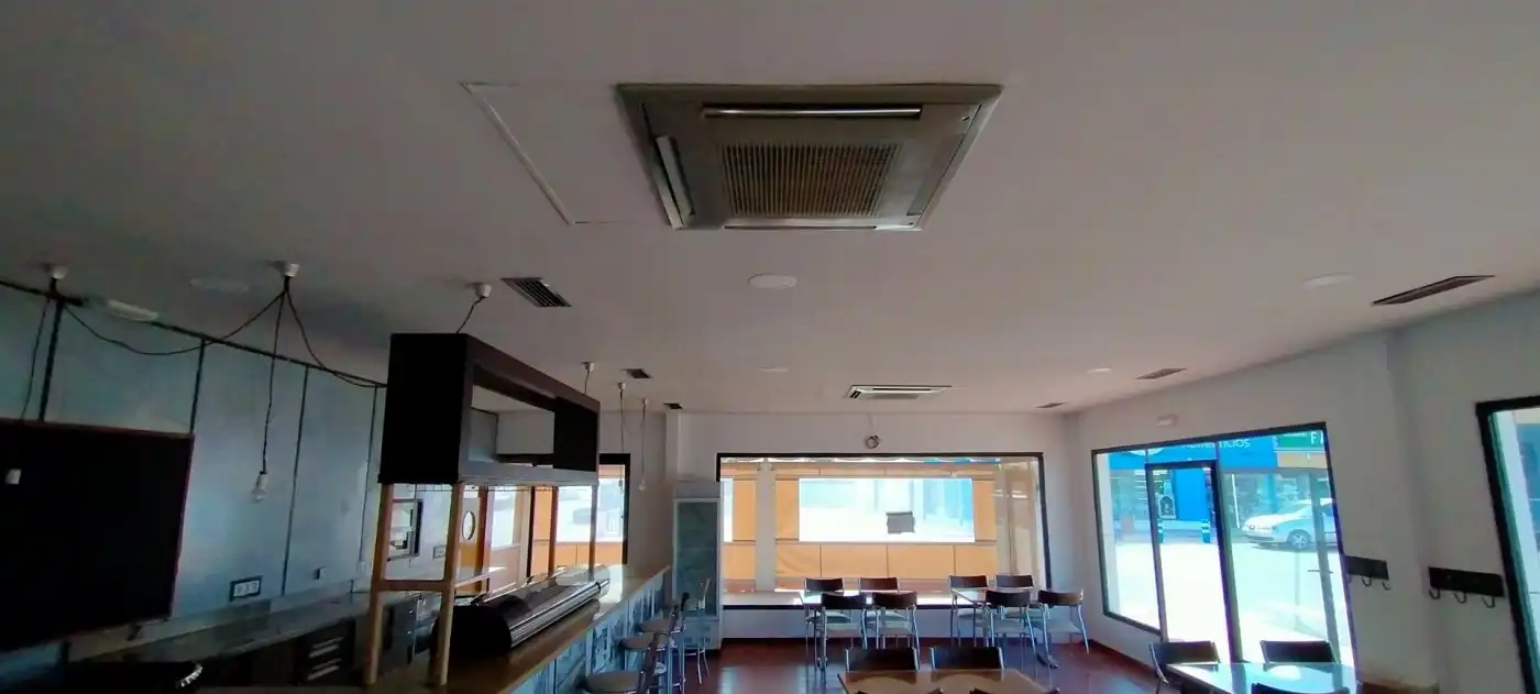 Local en venda en Murcia amb Aire condicionat, Terrassa i Moblat