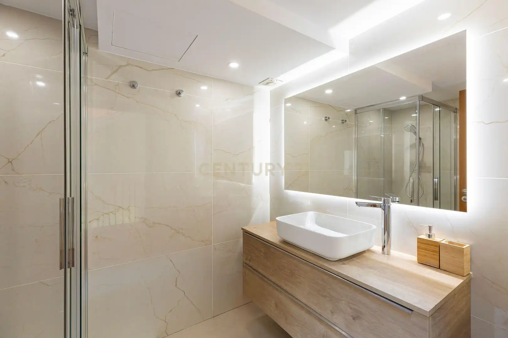 Bathroom of Houses for sale in Sant Martí