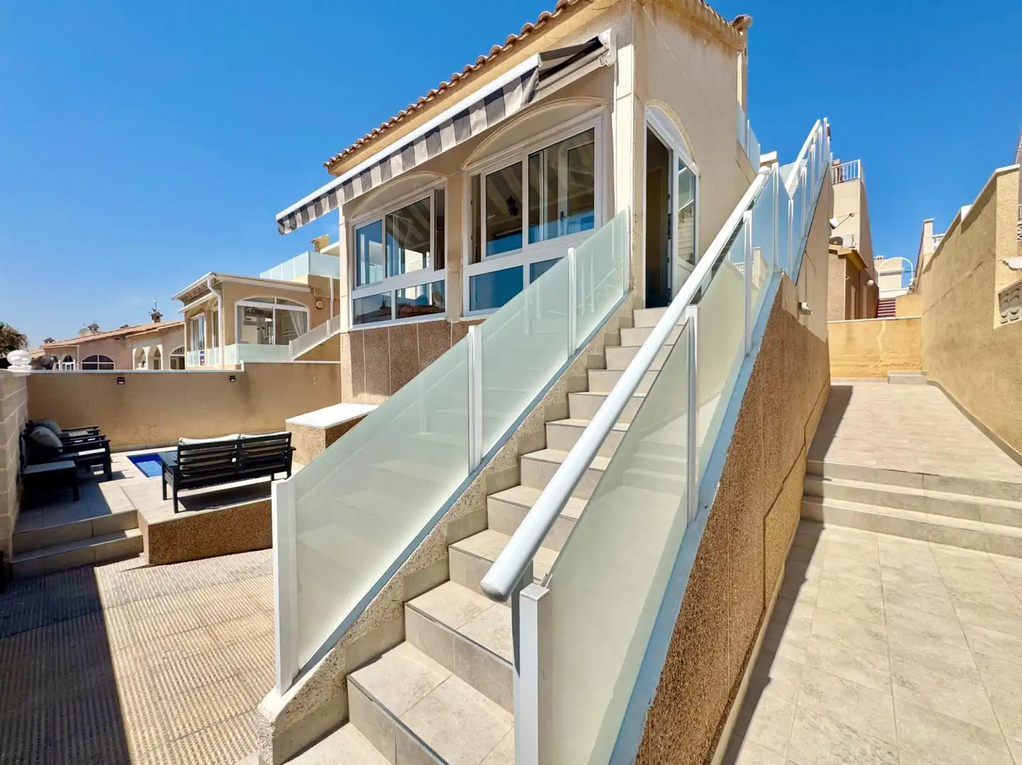Terrassa de Casa adosada en venda en Orihuela amb Piscina