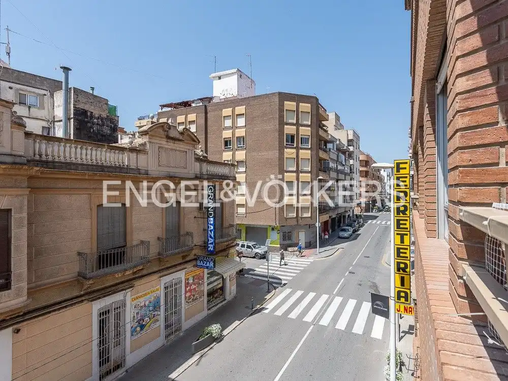 Vista exterior de Pis de lloguer en Llíria amb Calefacció, Moblat i Balcó
