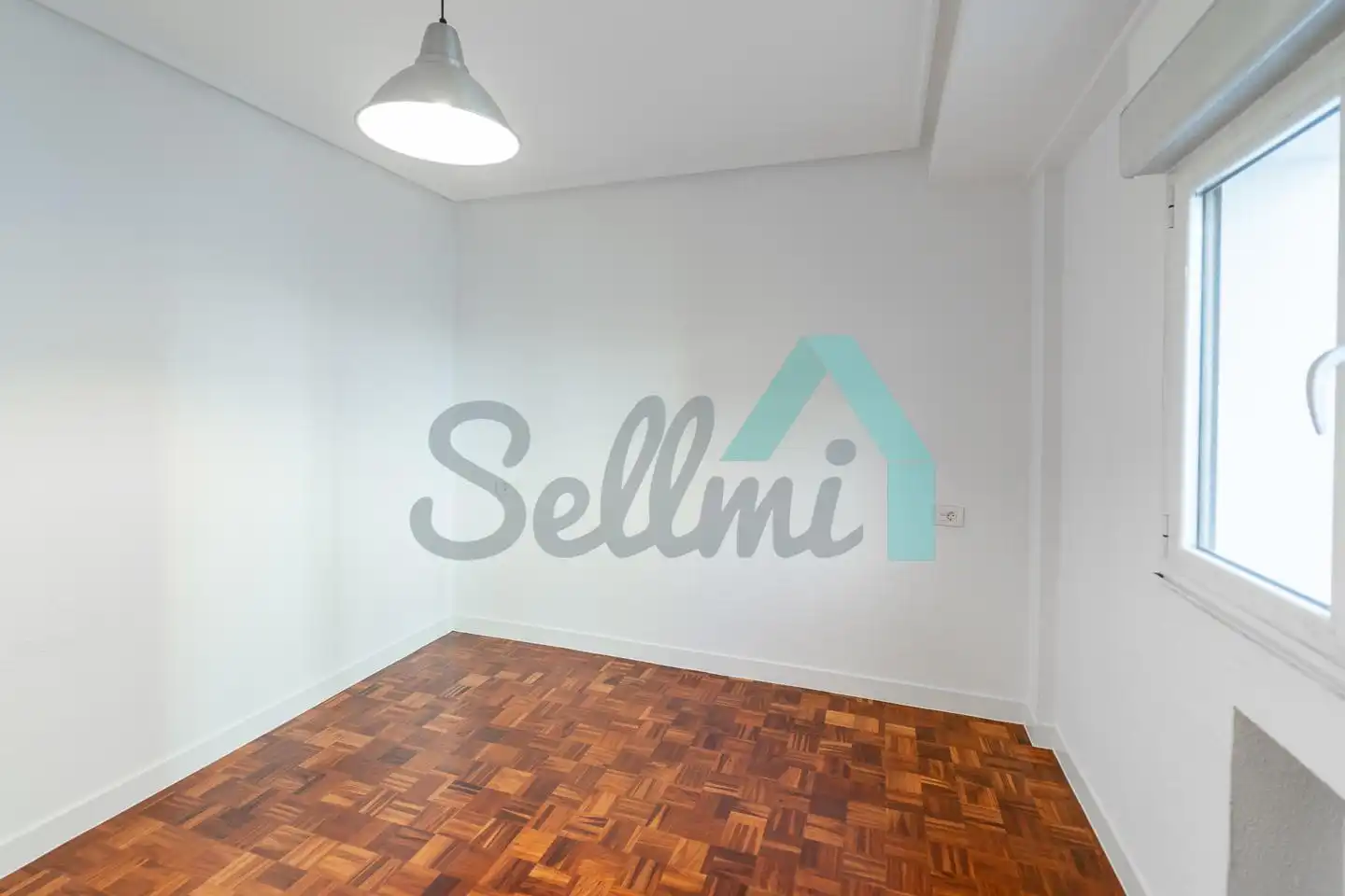 Bedroom of Flat for sale in Oviedo   with Heating, Parquet flooring and Storage room