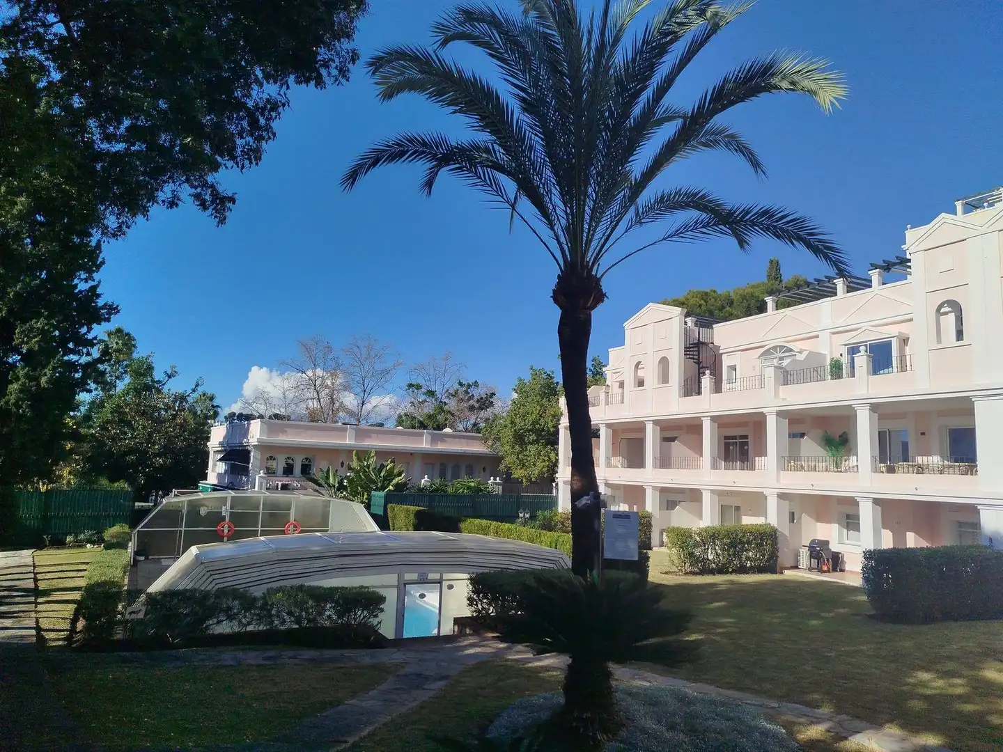 Vista exterior de Piso en venta en Marbella con Aire acondicionado, Terraza y Amueblado
