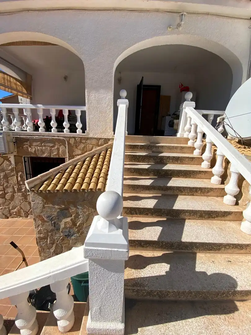 Vista exterior de Casa o xalet en venda en L'Alfàs del Pi amb Aire condicionat, Calefacció i Terrassa