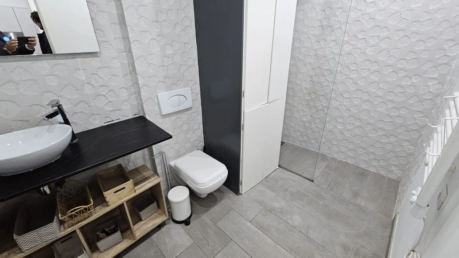 Bathroom of Apartments for sale in Madrid  with Air Conditioner, Heating and Furnished