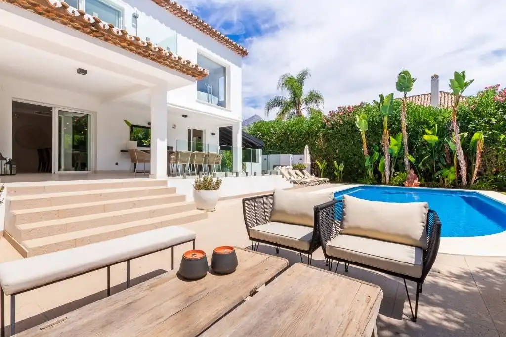 Terrassa de Casa o xalet en venda en Marbella amb Aire condicionat, Calefacció i Jardí privat