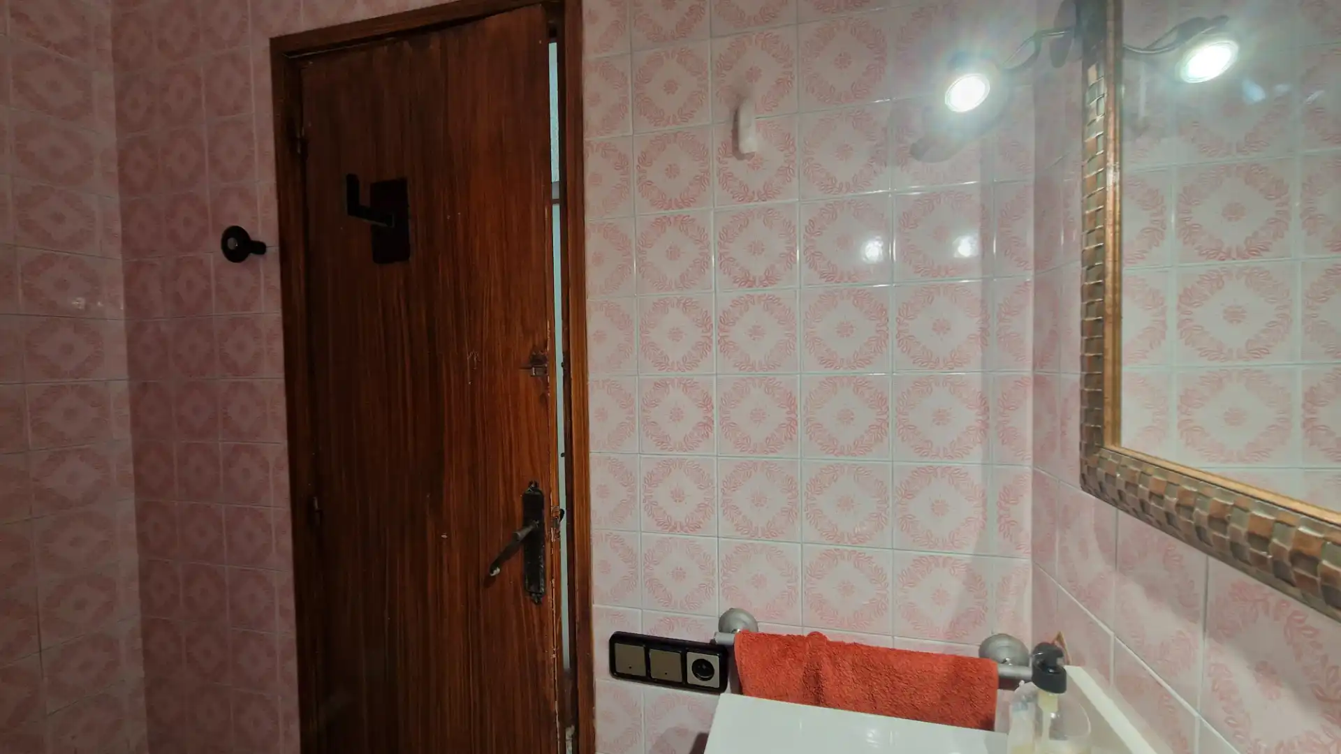 Badezimmer von Dachboden zum Verkauf in Santa Coloma de Gramenet mit Klimaanlage, Heizung und Terrasse