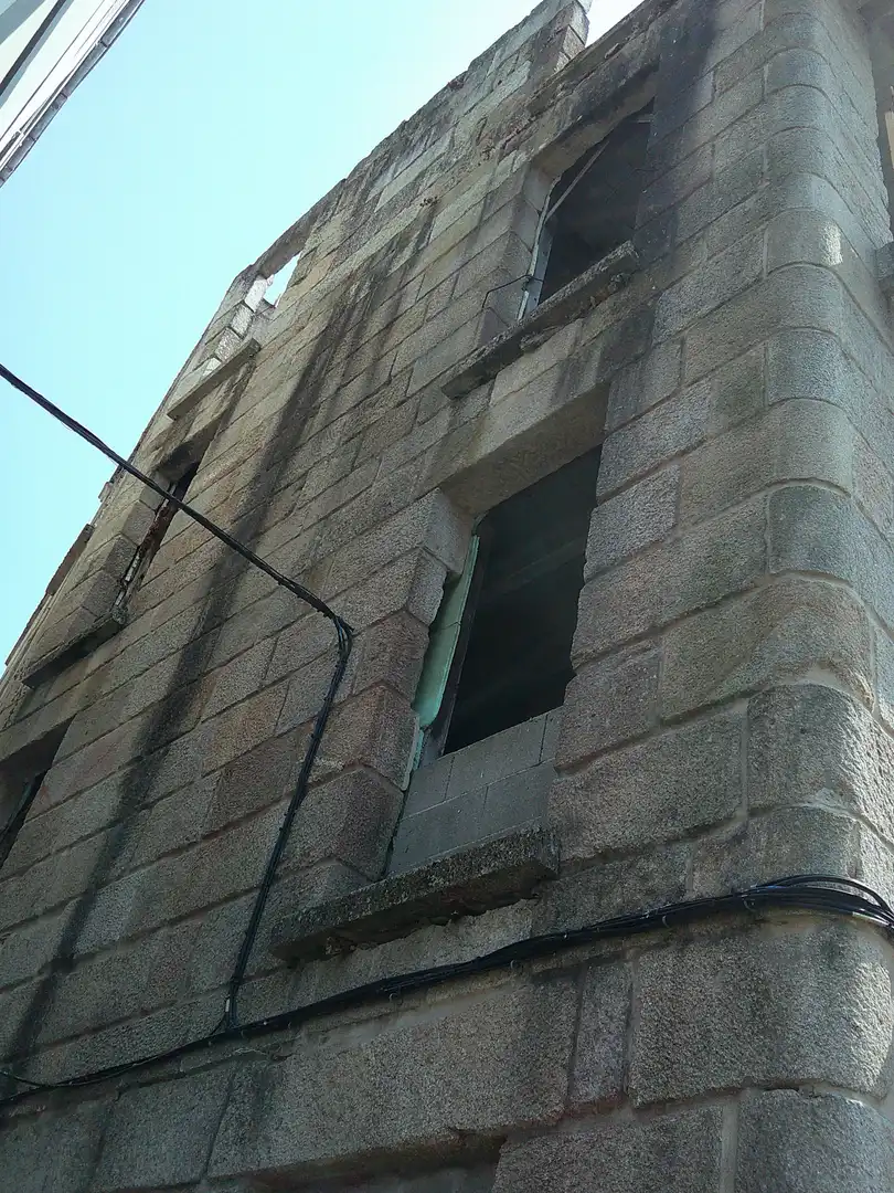 Vista exterior de Edificio en venta en Marín