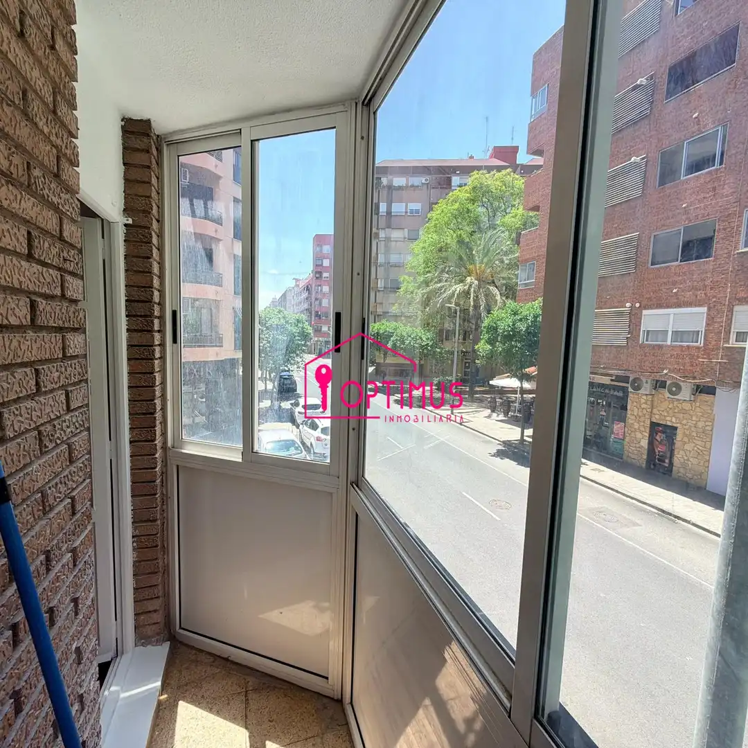 Exterior view of Apartments for sale in Valencia  with Air Conditioner, Oven and Balcony