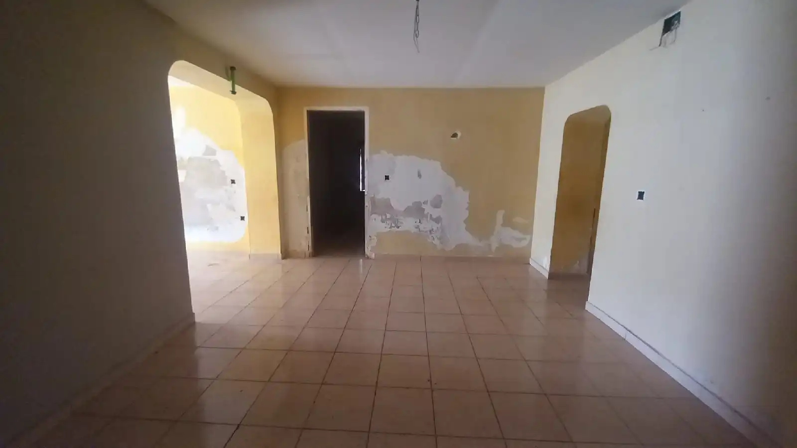 Chalet con piscina en venta en C/ Chulilla, imagen 2