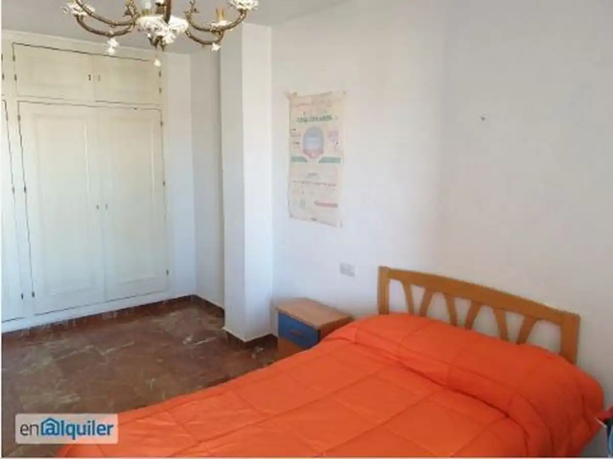 Bedroom of Flat for rent in Granada  with Heating, Terrace and Furnished