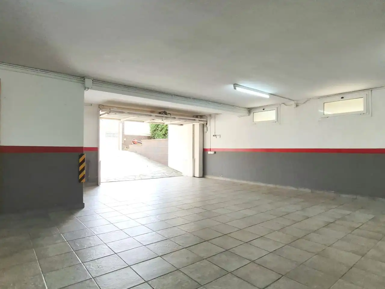 Aparcament de Casa o xalet en venda en Matadepera amb Aire condicionat, Jardí privat i Terrassa
