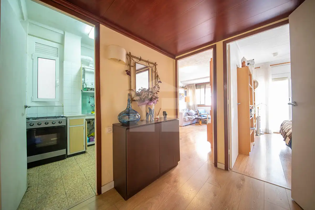 Flat for sale in Barcelona  with Air Conditioner