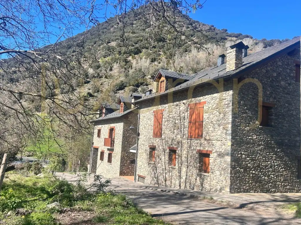 Vista exterior de Dúplex en venta en La Guingueta d'Àneu