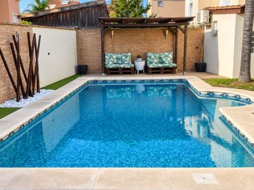 Detached house with pool for sale in La Conarda