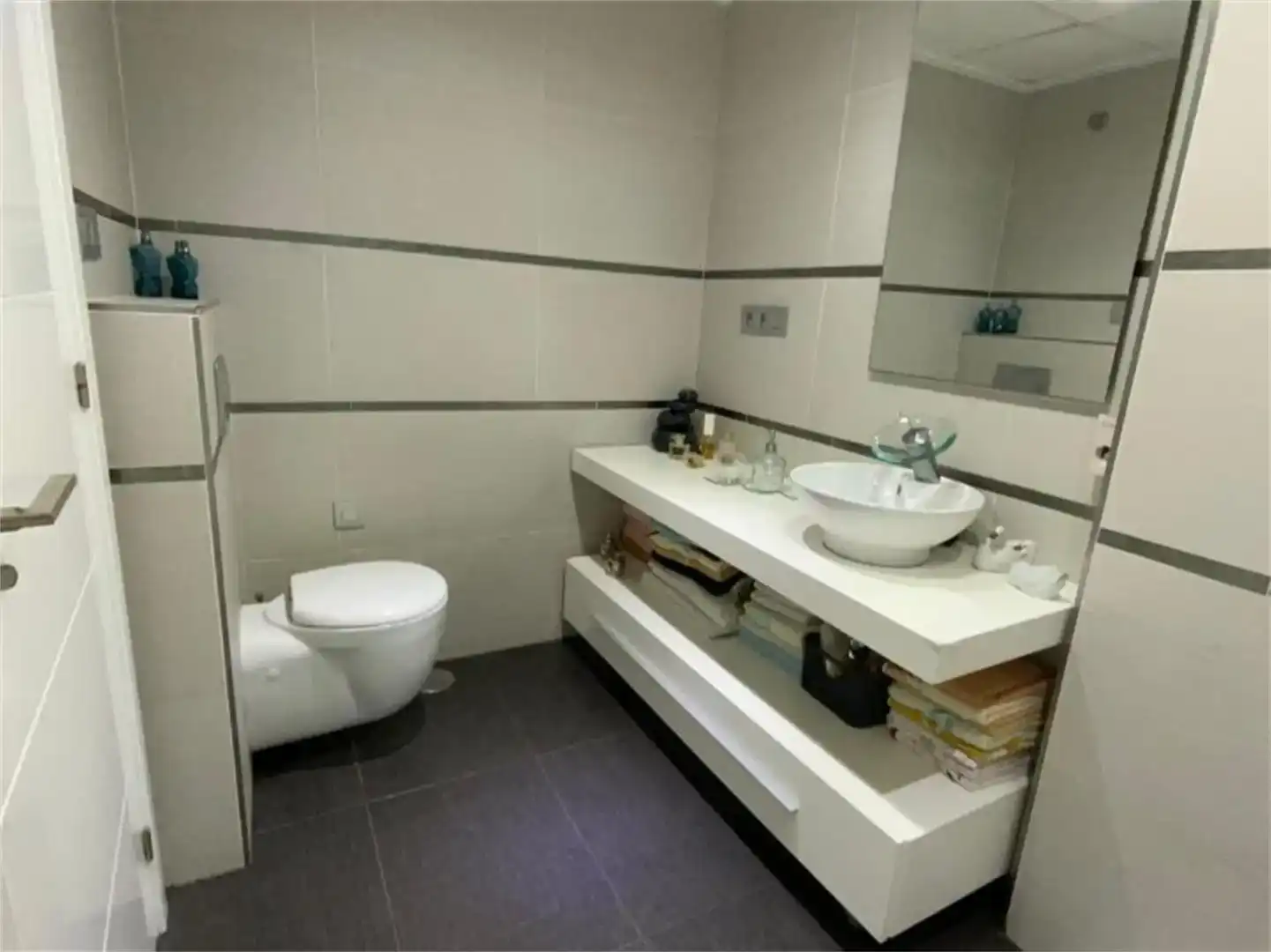 Baño de Apartamento en venta en Torrevieja con Aire acondicionado y Balcón