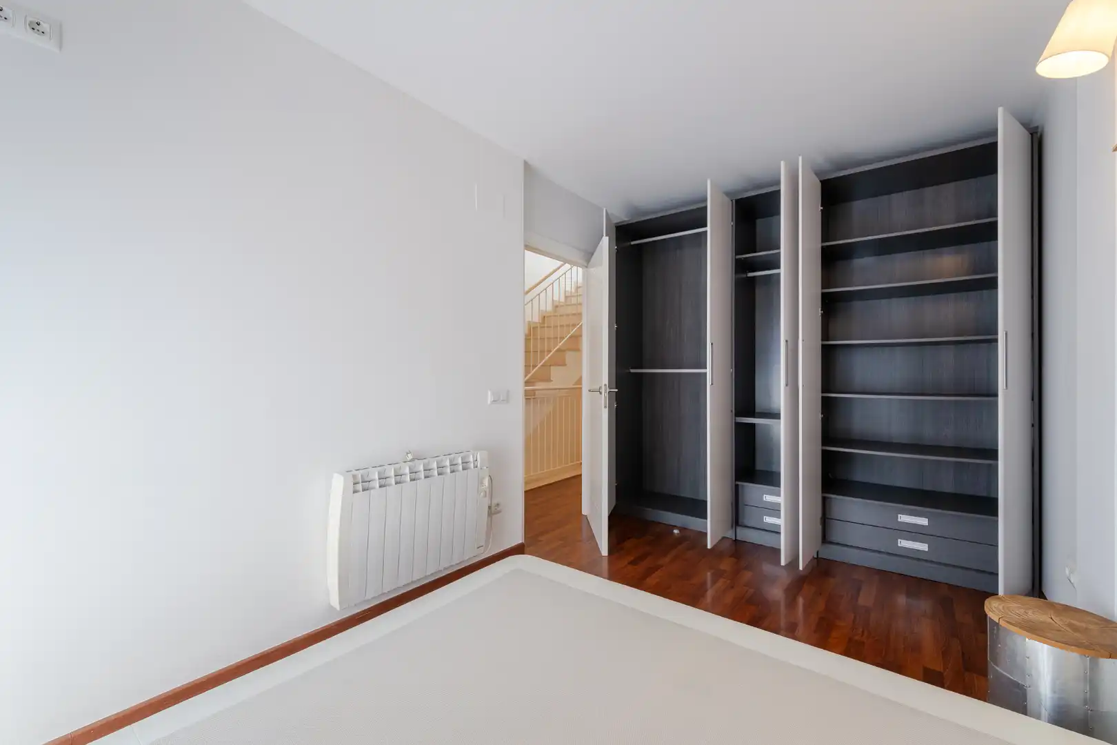 Schlafzimmer von Einfamilien-Reihenhaus zum Verkauf in Vidreres mit Heizung, Möbliert und Ofen