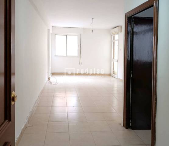 Piso en Venta en de Santa Cecilia en Triana Oeste