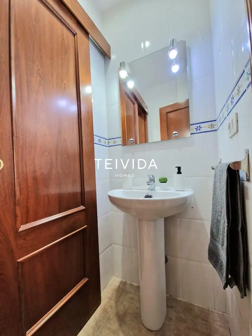Baño de Dúplex de alquiler en Granadilla de Abona con Terraza, Amueblado y Horno