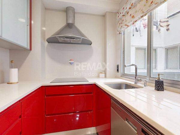 Piso en Venta en Rúa do Conde de Torrecedeira en Berbés - Peritos