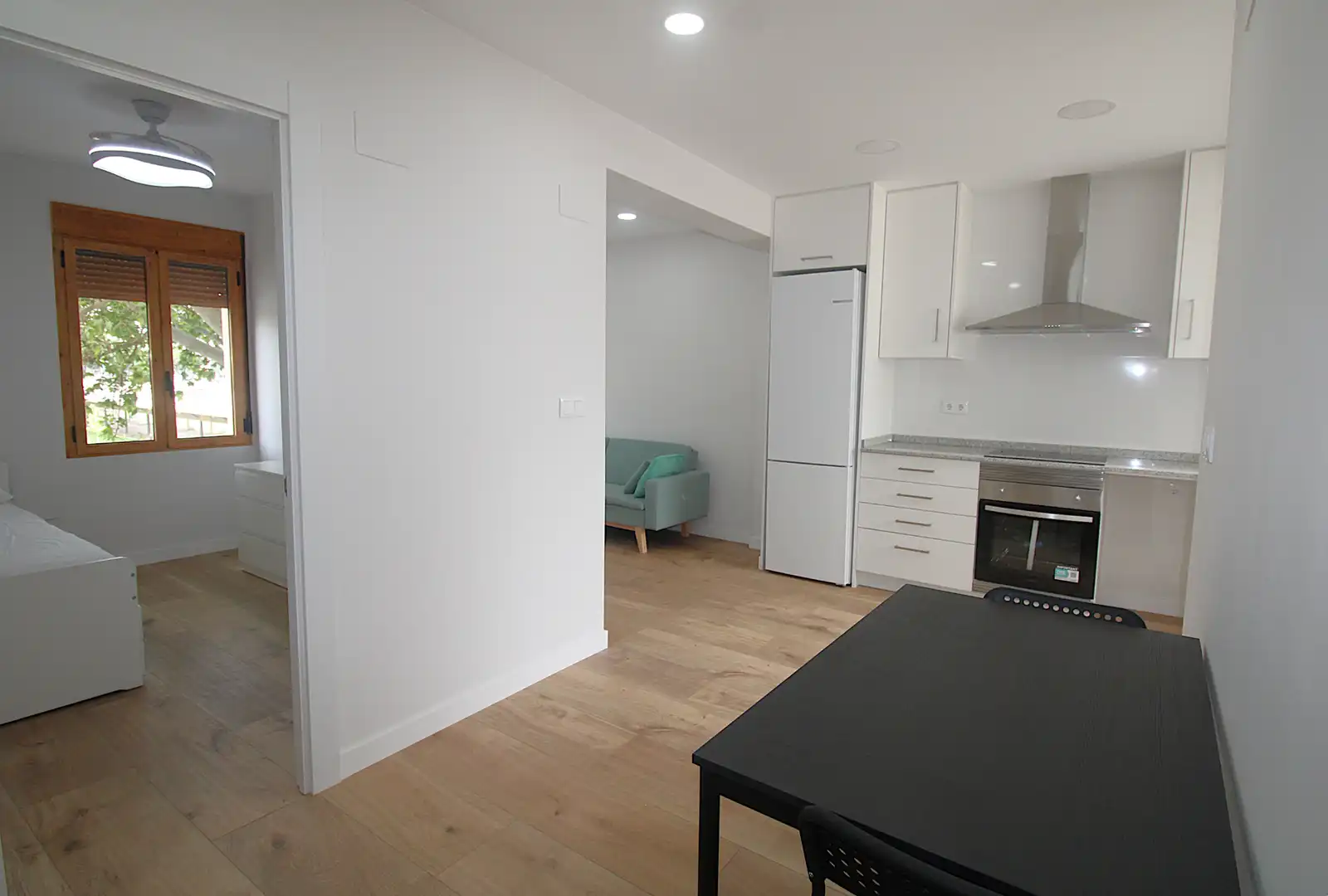 Dormitori de Apartament de lloguer en Valencia amb Parquet, Moblat i Forn