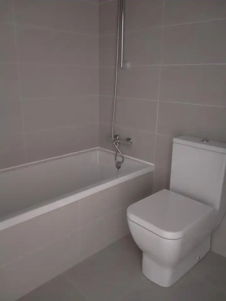 Badezimmer von Wohnung zum Verkauf in Zaragoza mit Klimaanlage, Heizung und Terrasse