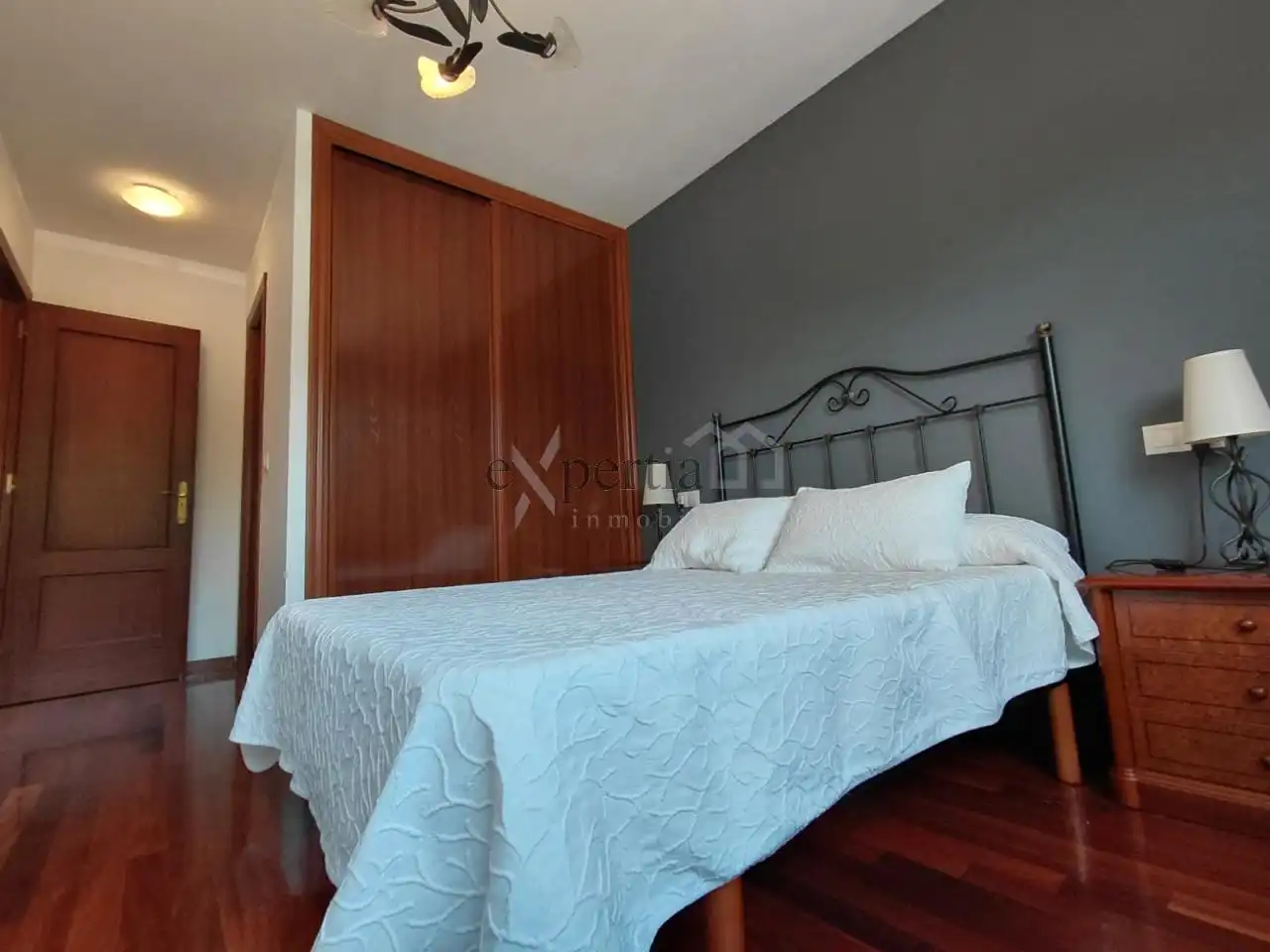 Habitación de Apartamento de alquiler en Boiro con Calefacción, Terraza y Amueblado