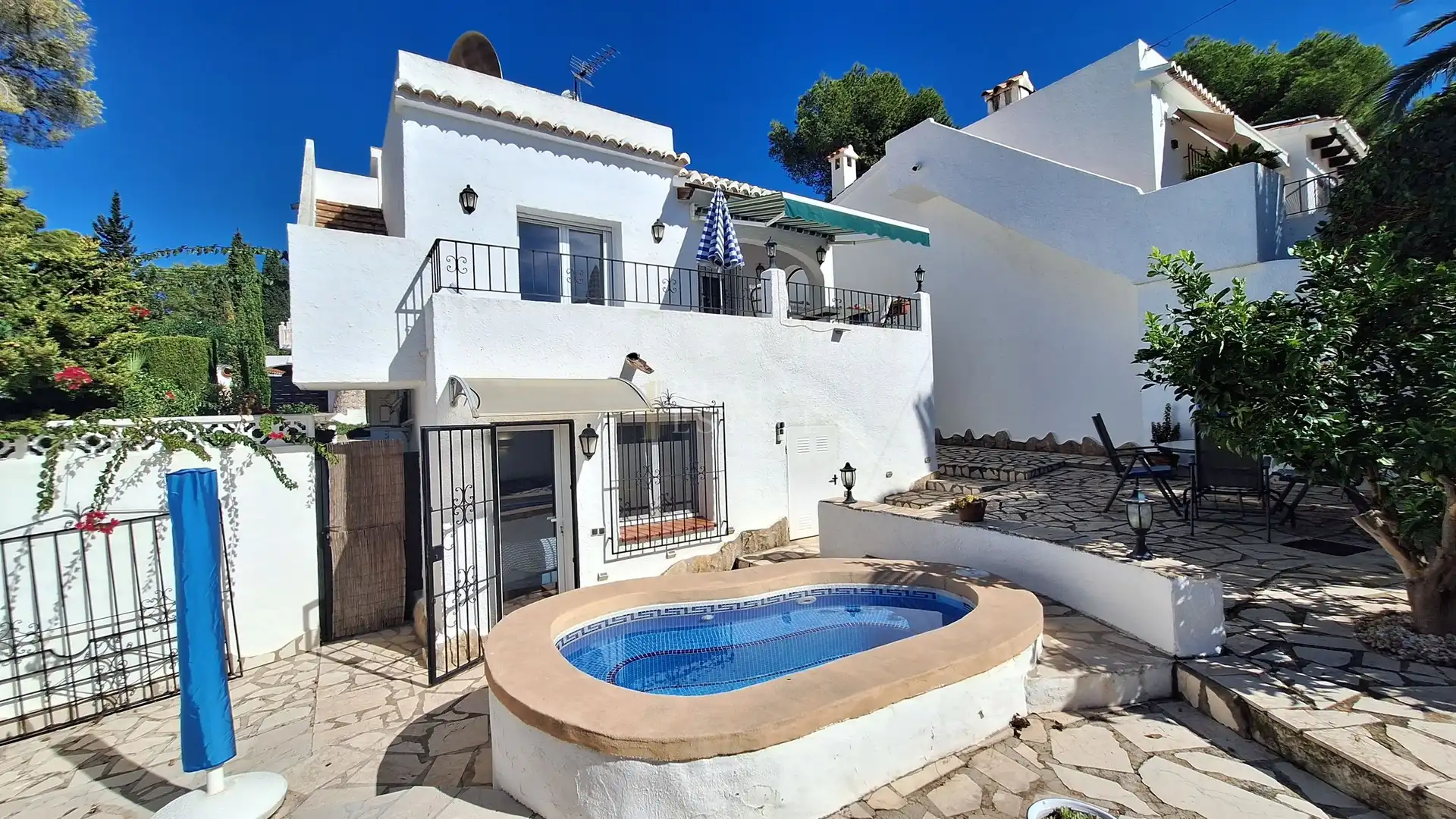Casa amb terrassa en venda a Calle Mar Negro, imagen 2