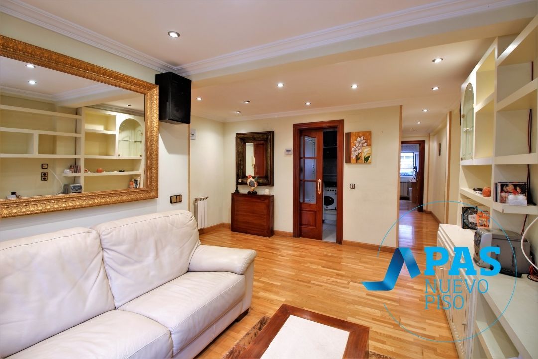 Living room of Flat for sale in Santander  with Heating and Furnished