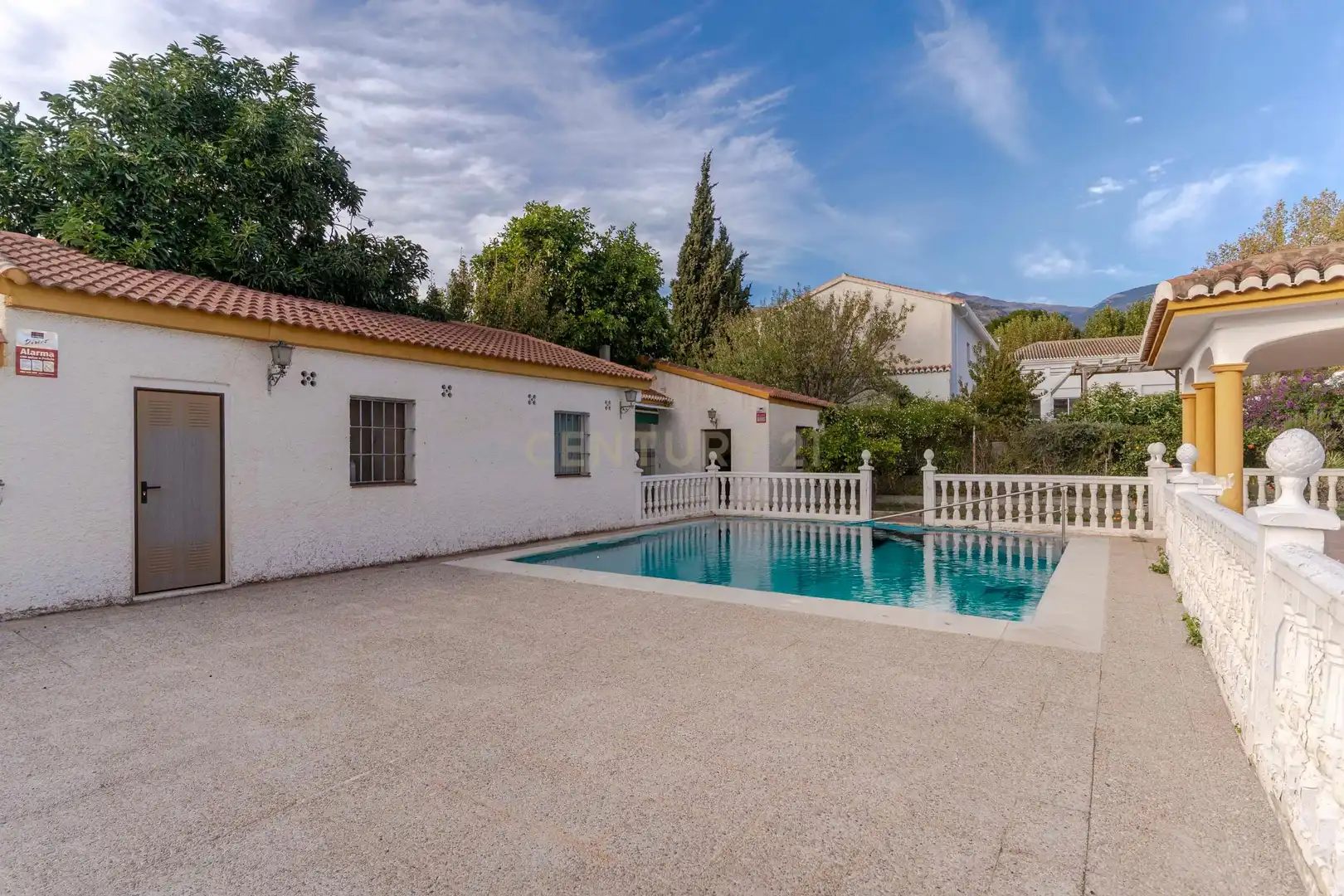 Vista exterior de Casa o xalet en venda en Órgiva amb Aire condicionat, Jardí privat i Traster