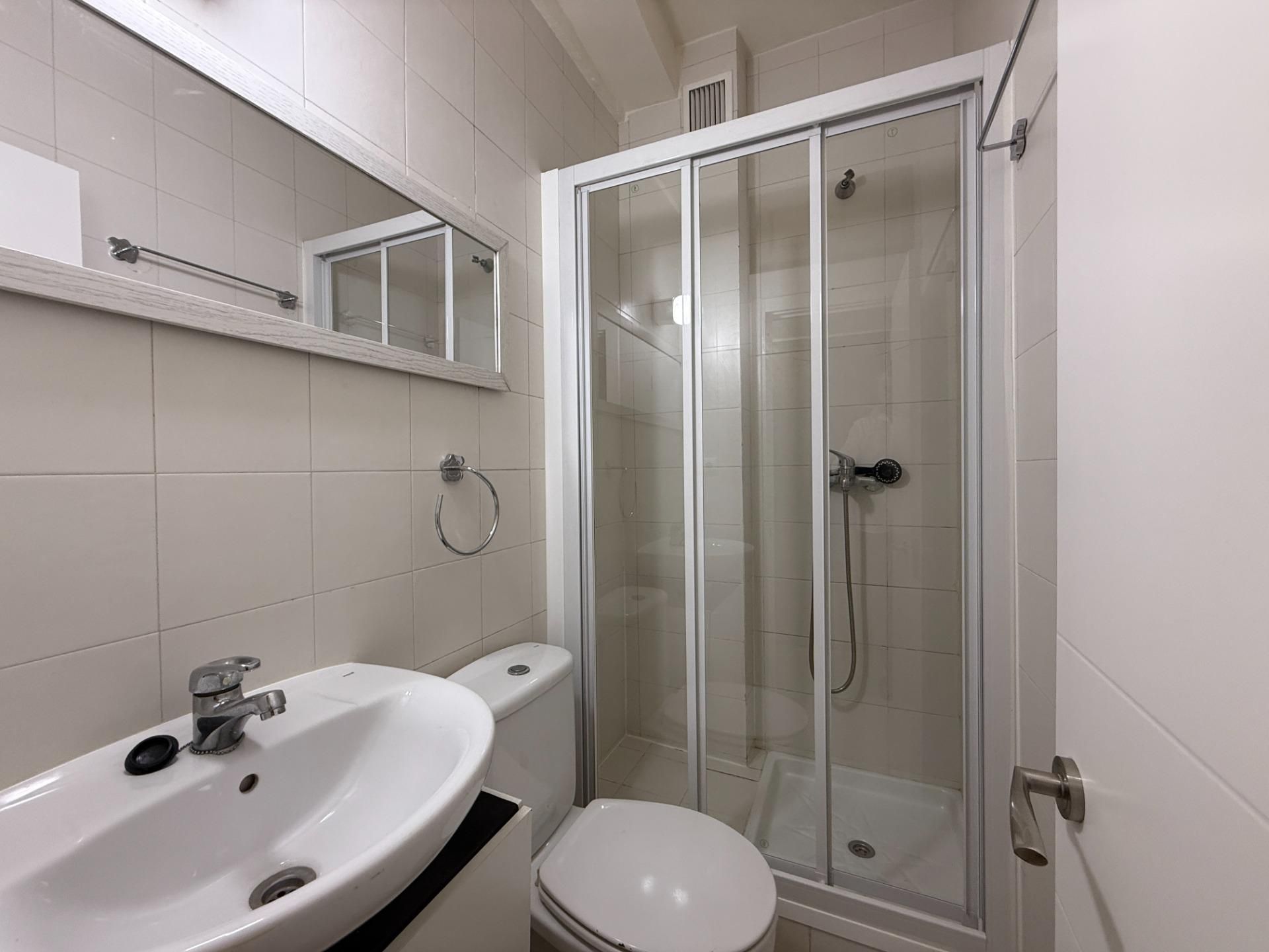Baño de Estudio de alquiler en  Madrid Capital con Aire acondicionado y Calefacción
