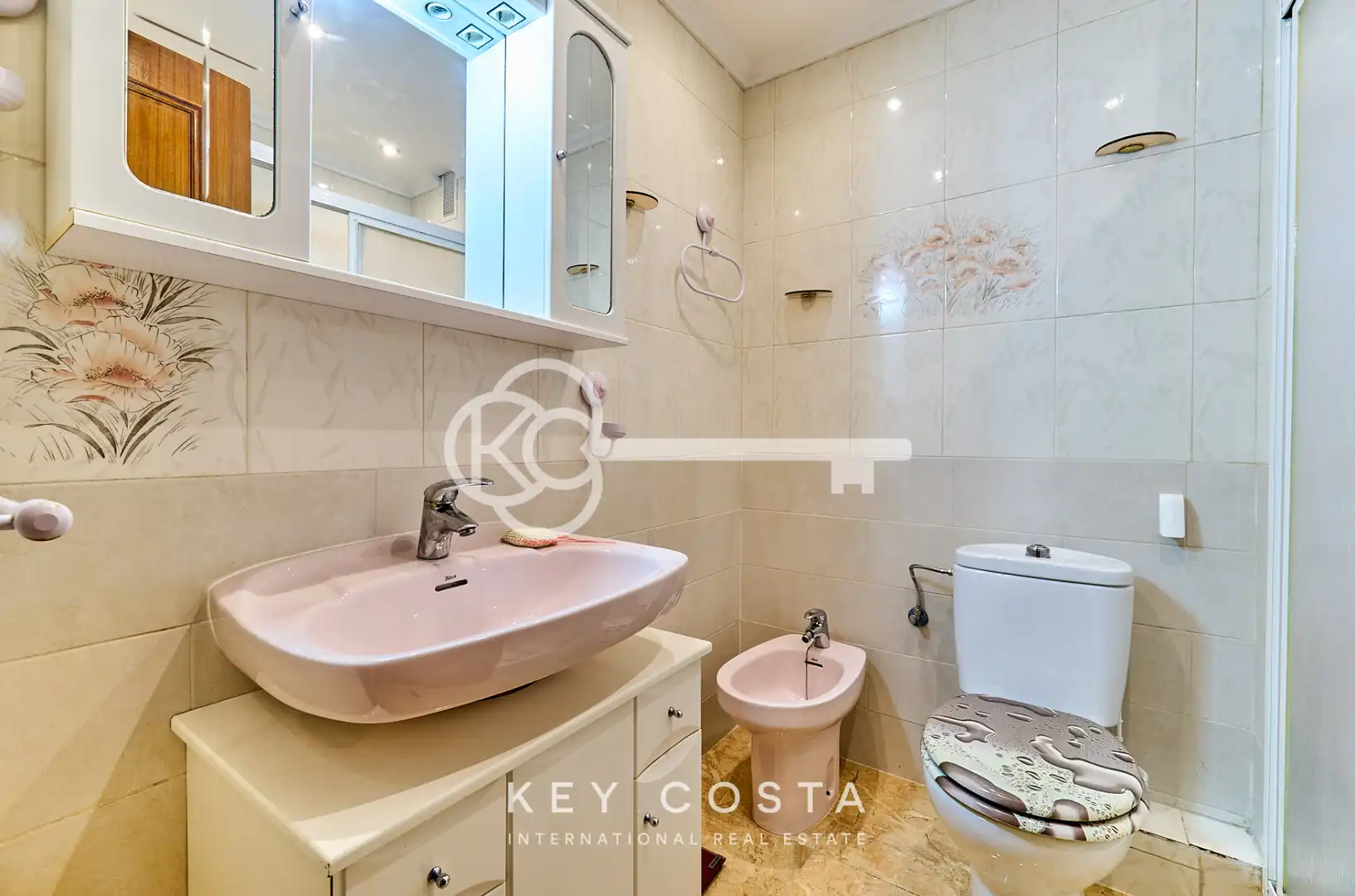 Badezimmer von Wohnung zum Verkauf in Alicante / Alacant mit Möbliert