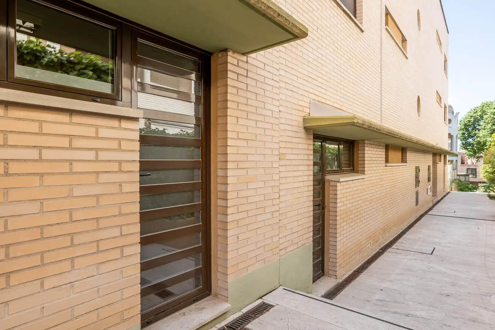 Exterior view of Duplexes for sale in Zaragoza  with Air Conditioner, Heating and Private garden