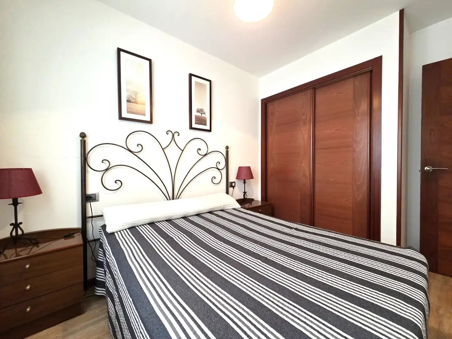 Schlafzimmer von Wohnungen zur Miete in Sanxenxo mit Terrasse, Möbliert und Ofen