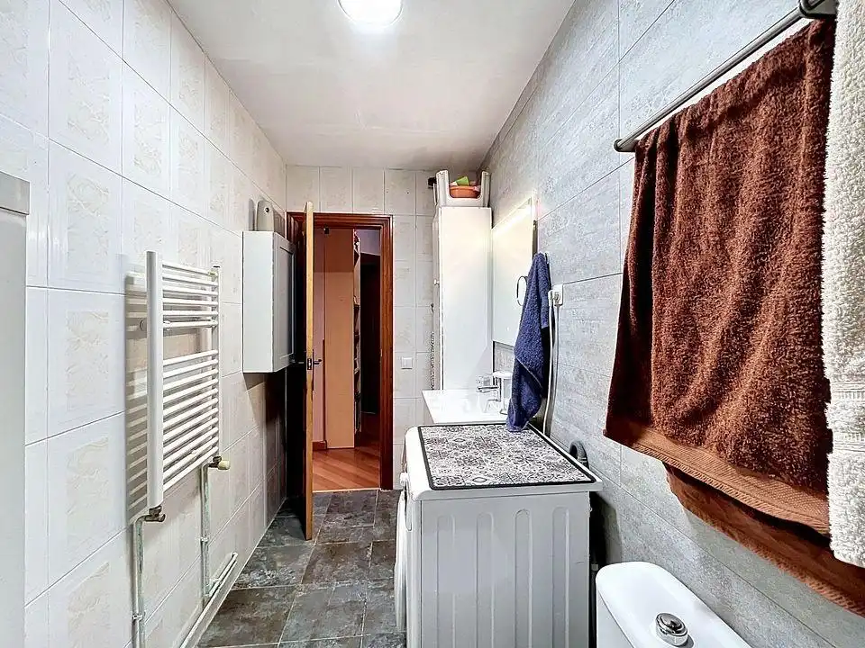 Baño de Apartamento en venta en Barcelona con Aire acondicionado, Calefacción y Parquet