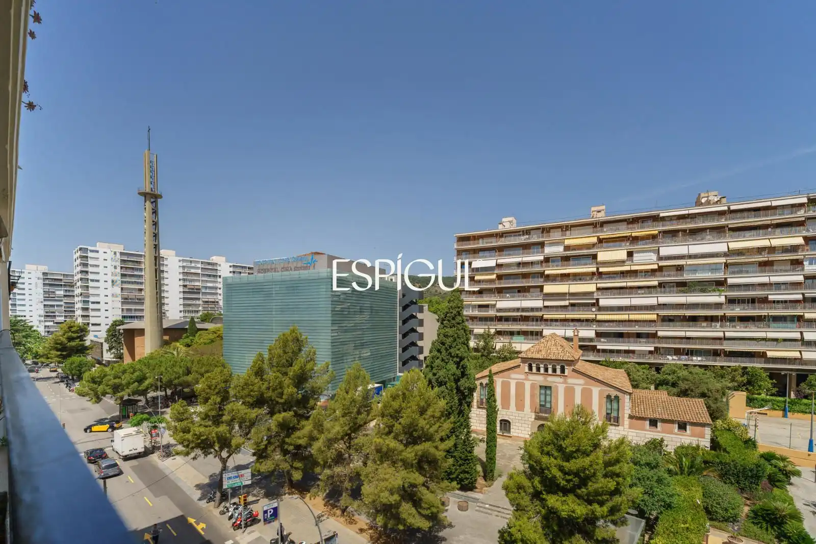 Vista exterior de Piso en venta en Barcelona con Calefacción, Parquet y Terraza