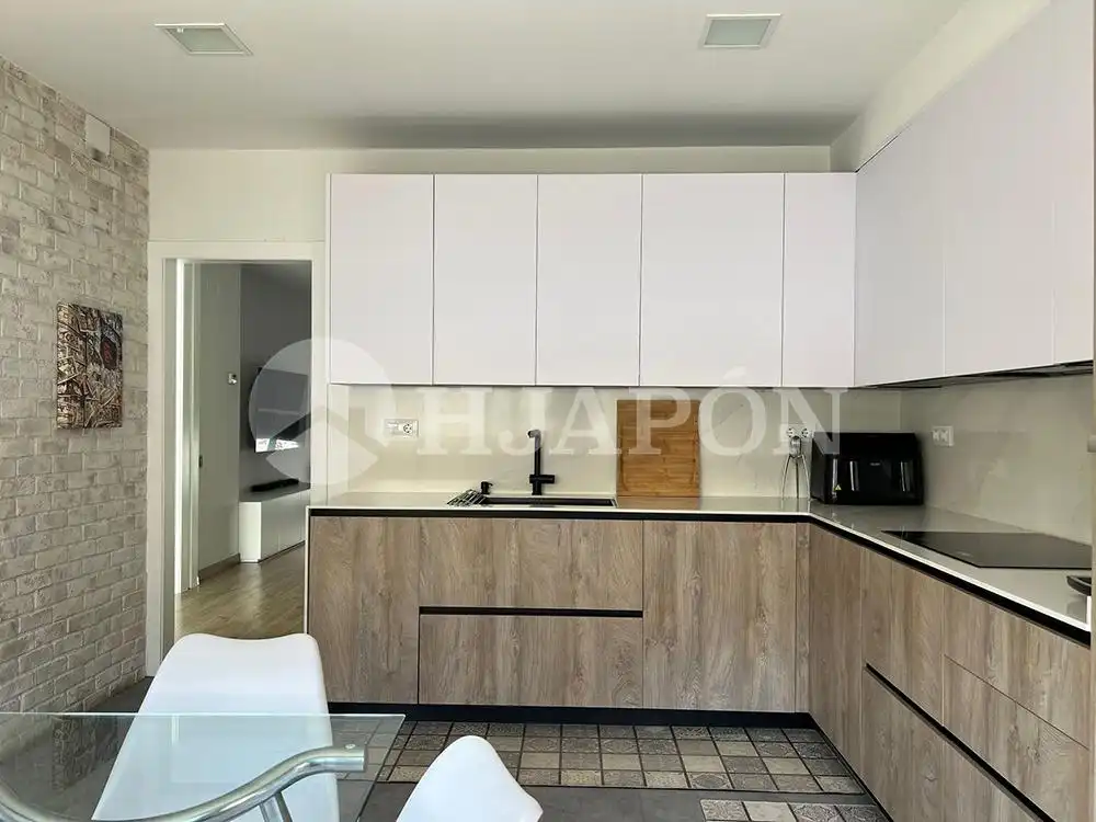 Cocina de Casa adosada en venta en Badalona con Aire acondicionado, Calefacción y Jardín privado