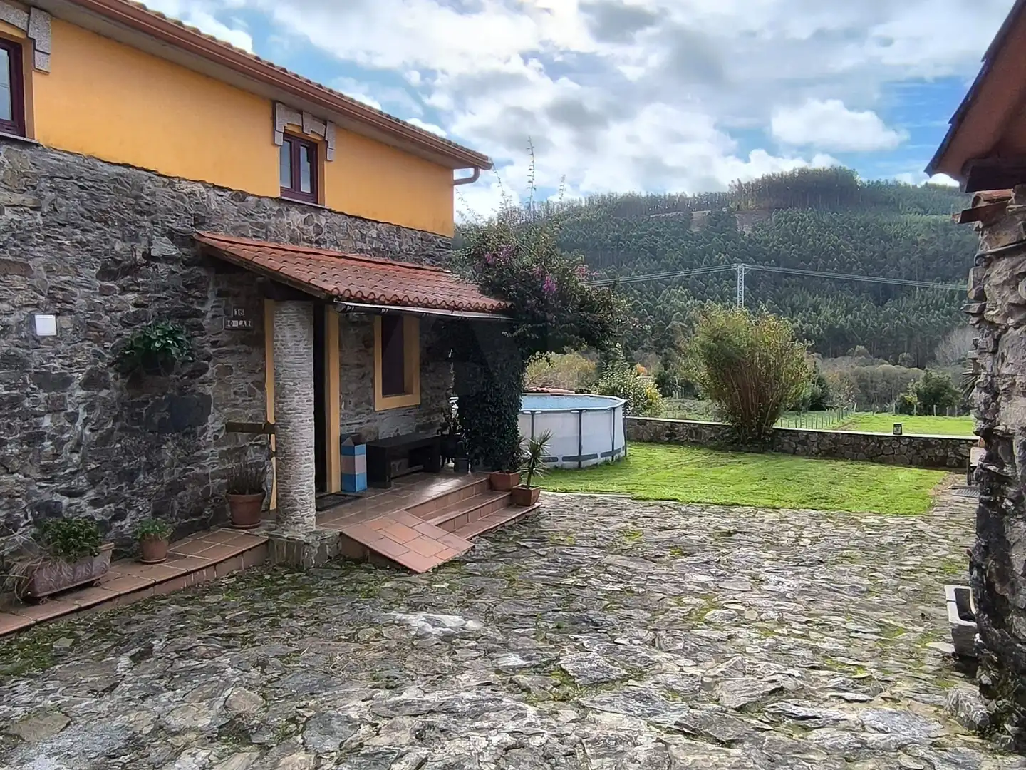 Vista exterior de Casa o chalet en venta en Cerdido con Calefacción, Terraza y Piscina