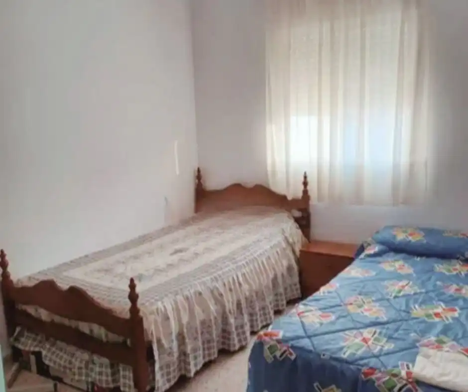 Schlafzimmer von Einfamilien-Reihenhaus zum Verkauf in San Bartolomé de la Torre mit Heizung, Terrasse und Abstellraum