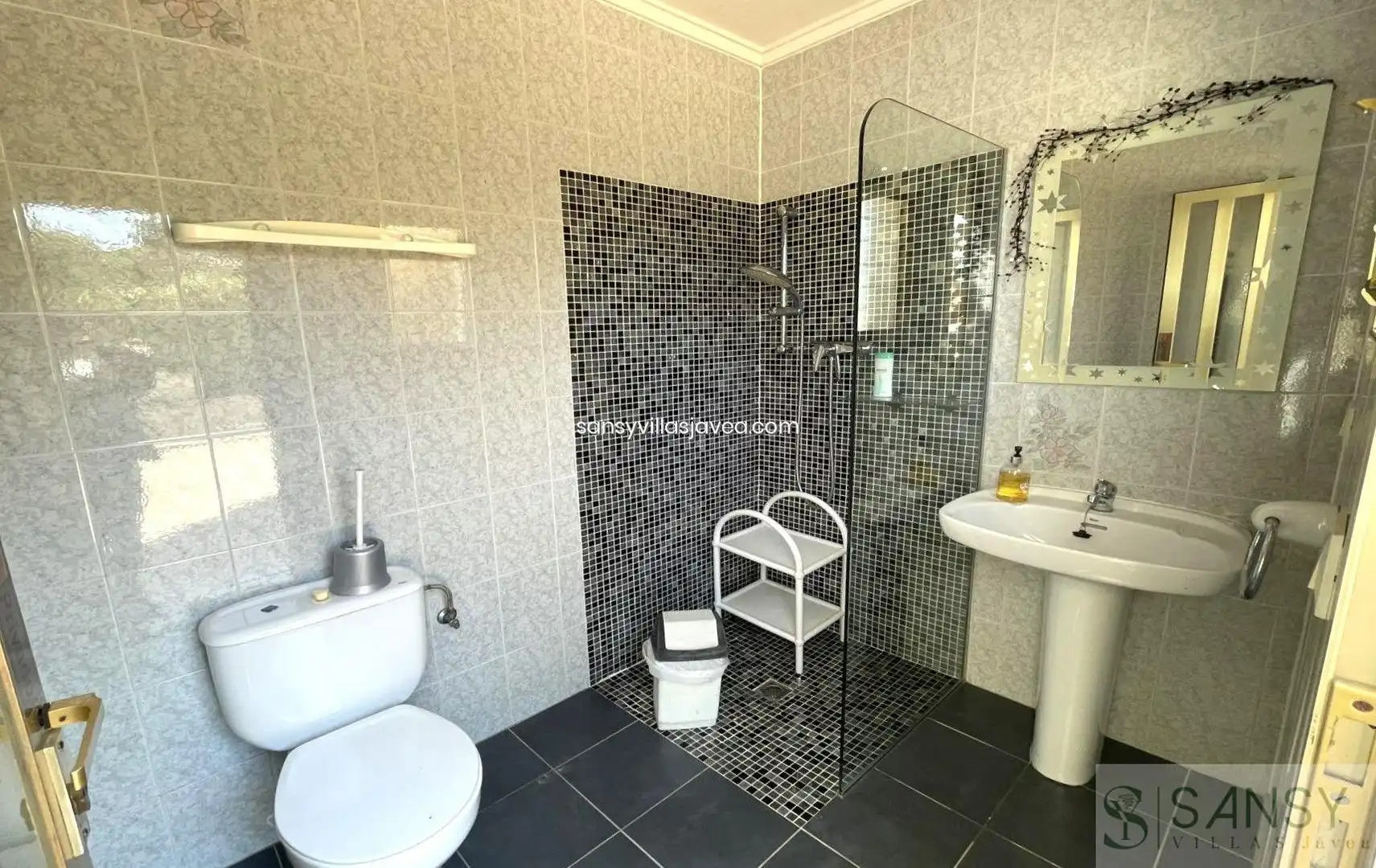 Bathroom of Houses for sale in Jávea / Xàbia  with Air Conditioner and Storage room