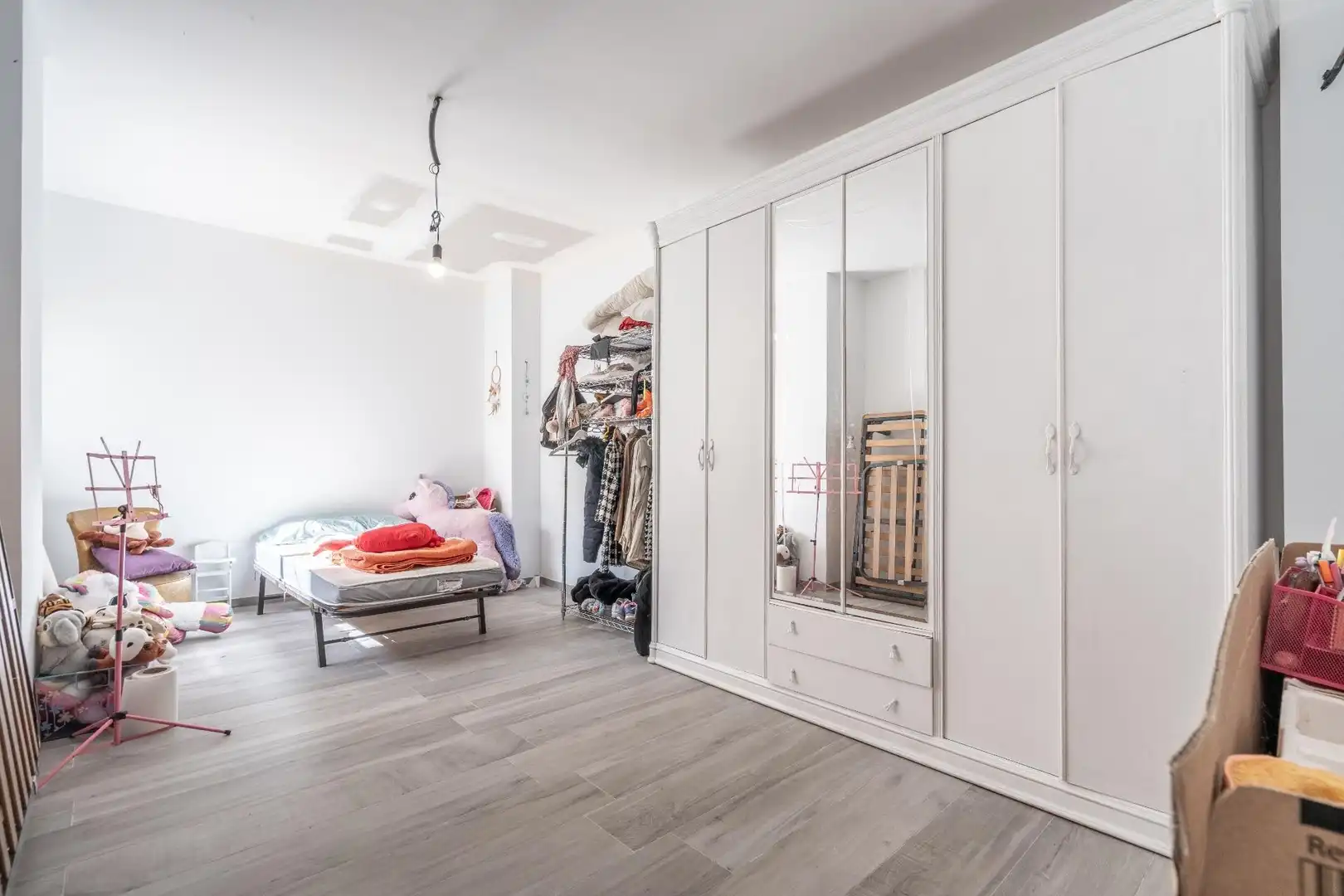 Bedroom of Houses for sale in Valencia  with Private garden, Terrace and Swimming Pool