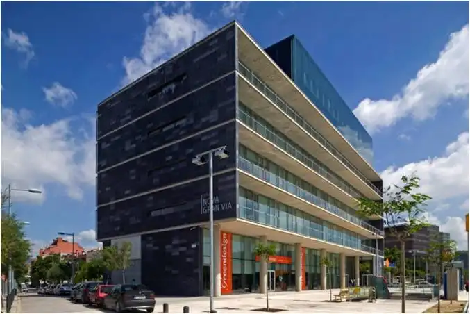 Exterior view of Office for rent in L'Hospitalet de Llobregat  with Air Conditioner, Heating and Terrace
