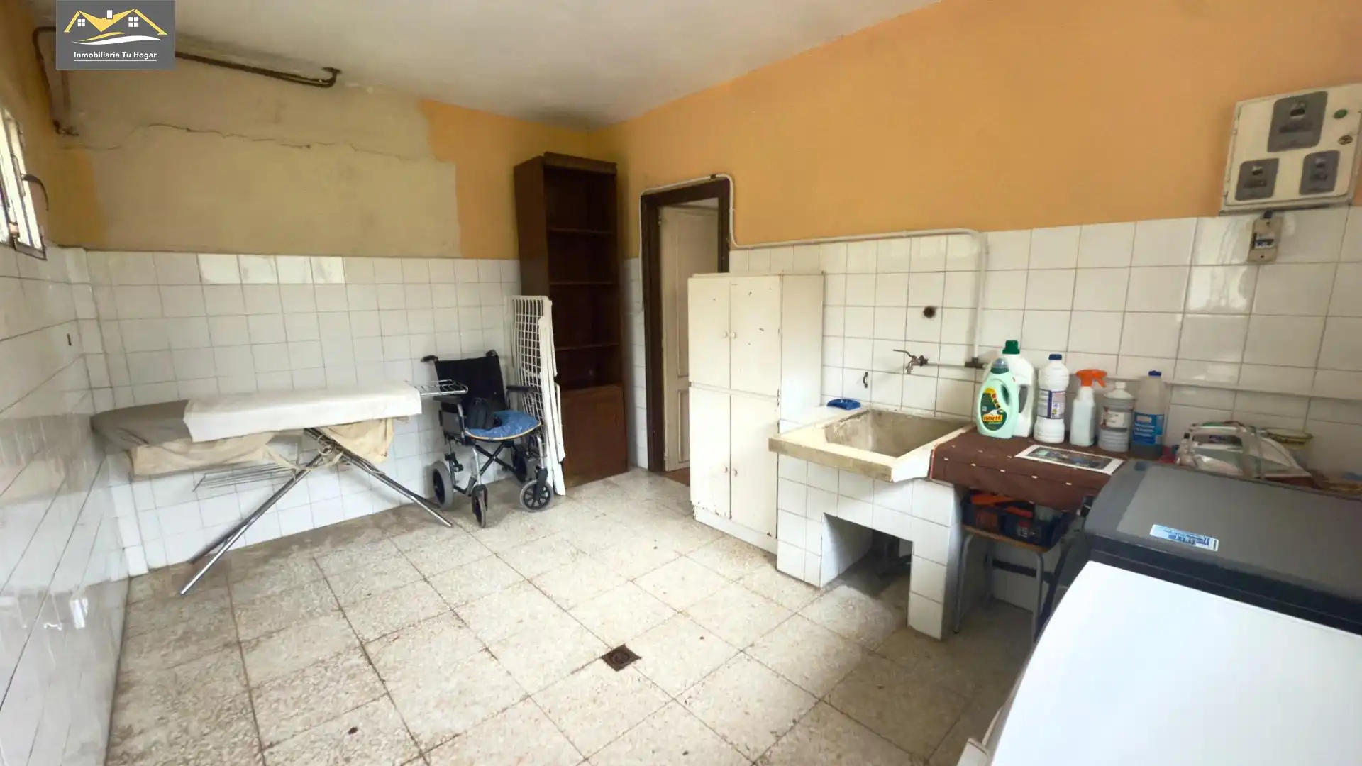 Kitchen of Houses for sale in Ourense Capital   with Private garden, Terrace and Storage room