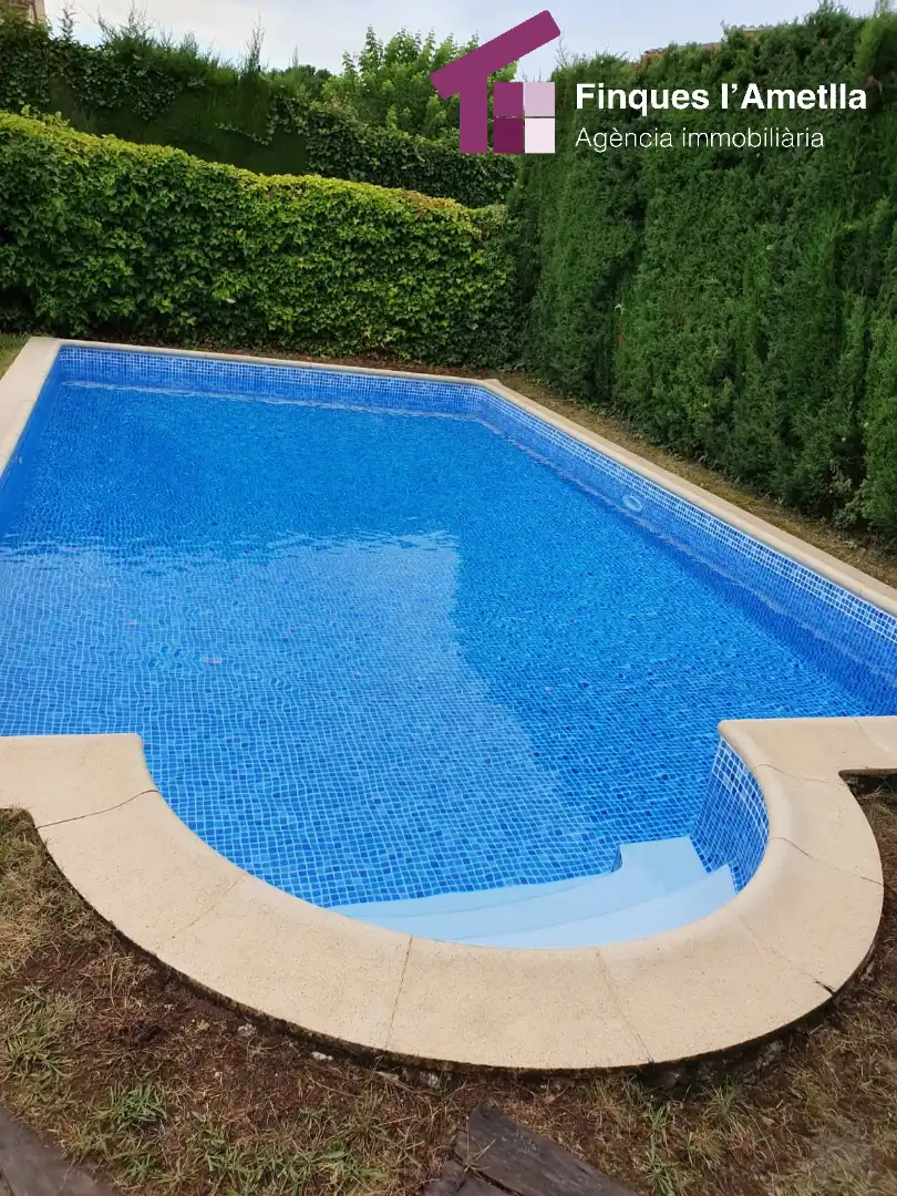 Piscina de Casa o xalet en venda en L'Ametlla del Vallès amb Aire condicionat, Calefacció i Jardí privat