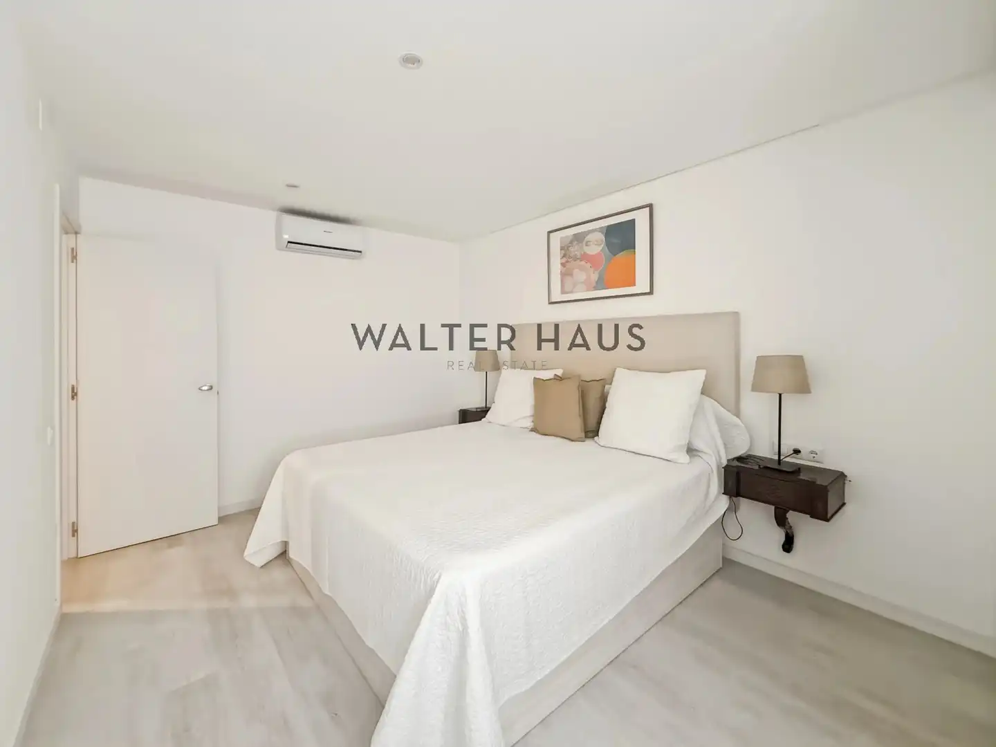 Habitación de Dúplex en venta en Barcelona con Aire acondicionado y Amueblado