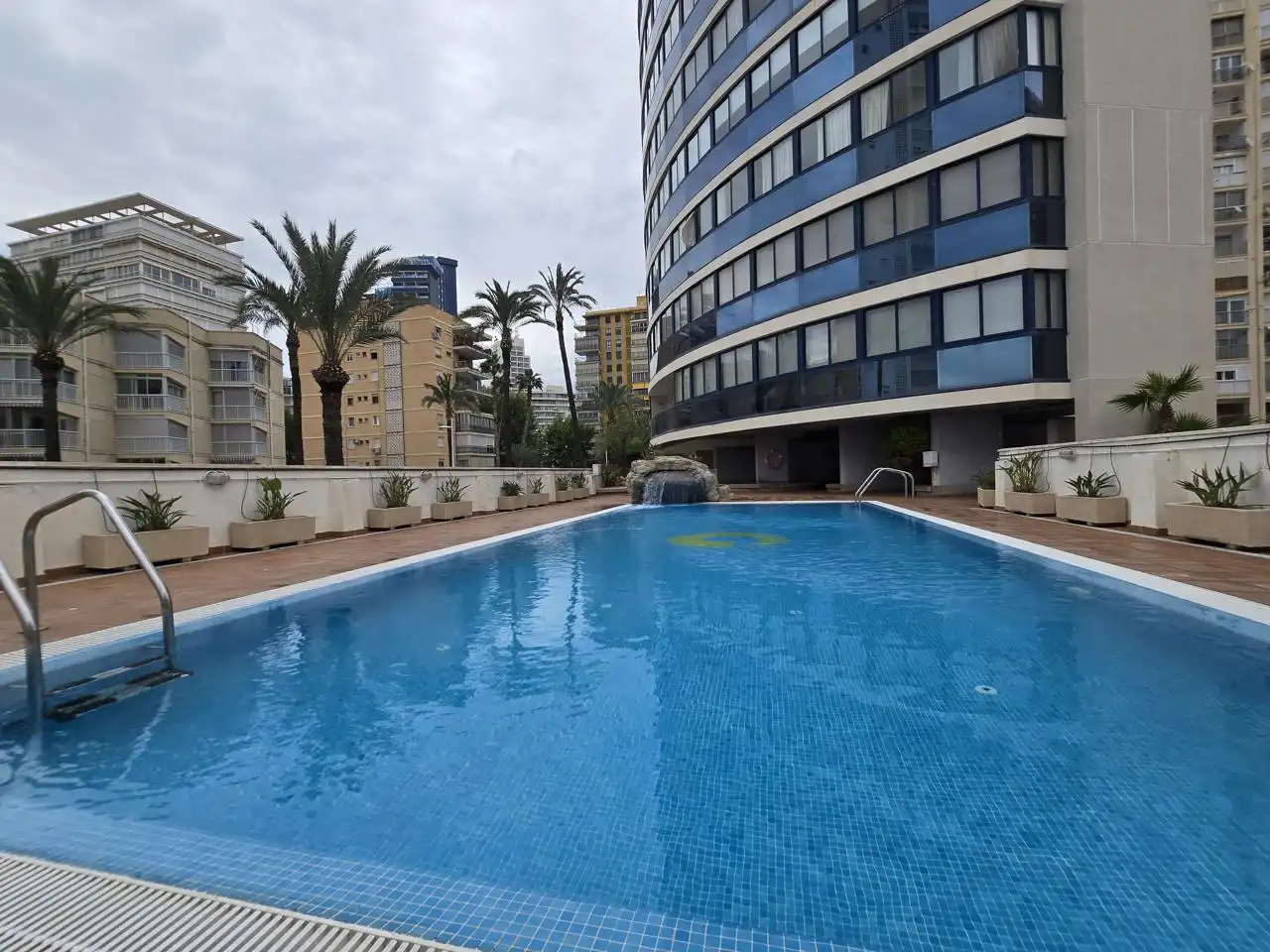 Piscina de Piso en venta en Benidorm con Aire acondicionado, Terraza y Piscina